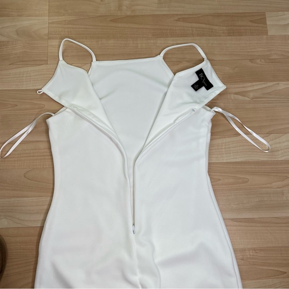 White Homecoming Dress Asymmetrical Cut with Silver Detail Size Medium Juniors - Picture 6 of 7